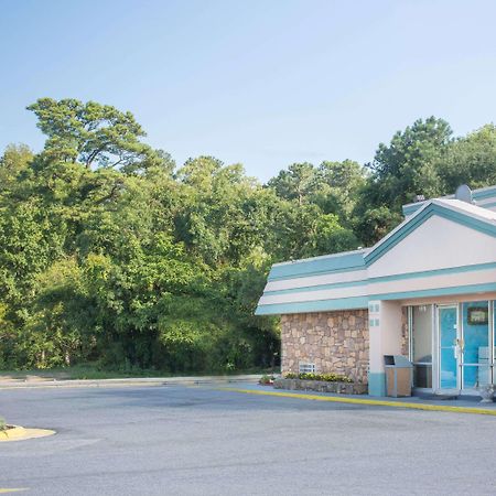 Super 8 By Wyndham Durham/University Area Nc Hotel Exterior photo