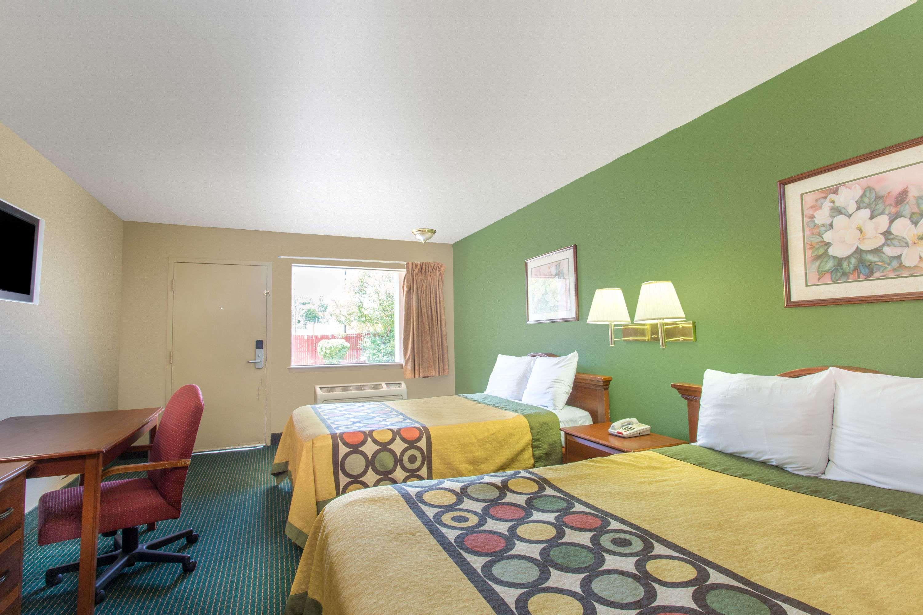 Super 8 By Wyndham Durham/University Area Nc Exterior photo