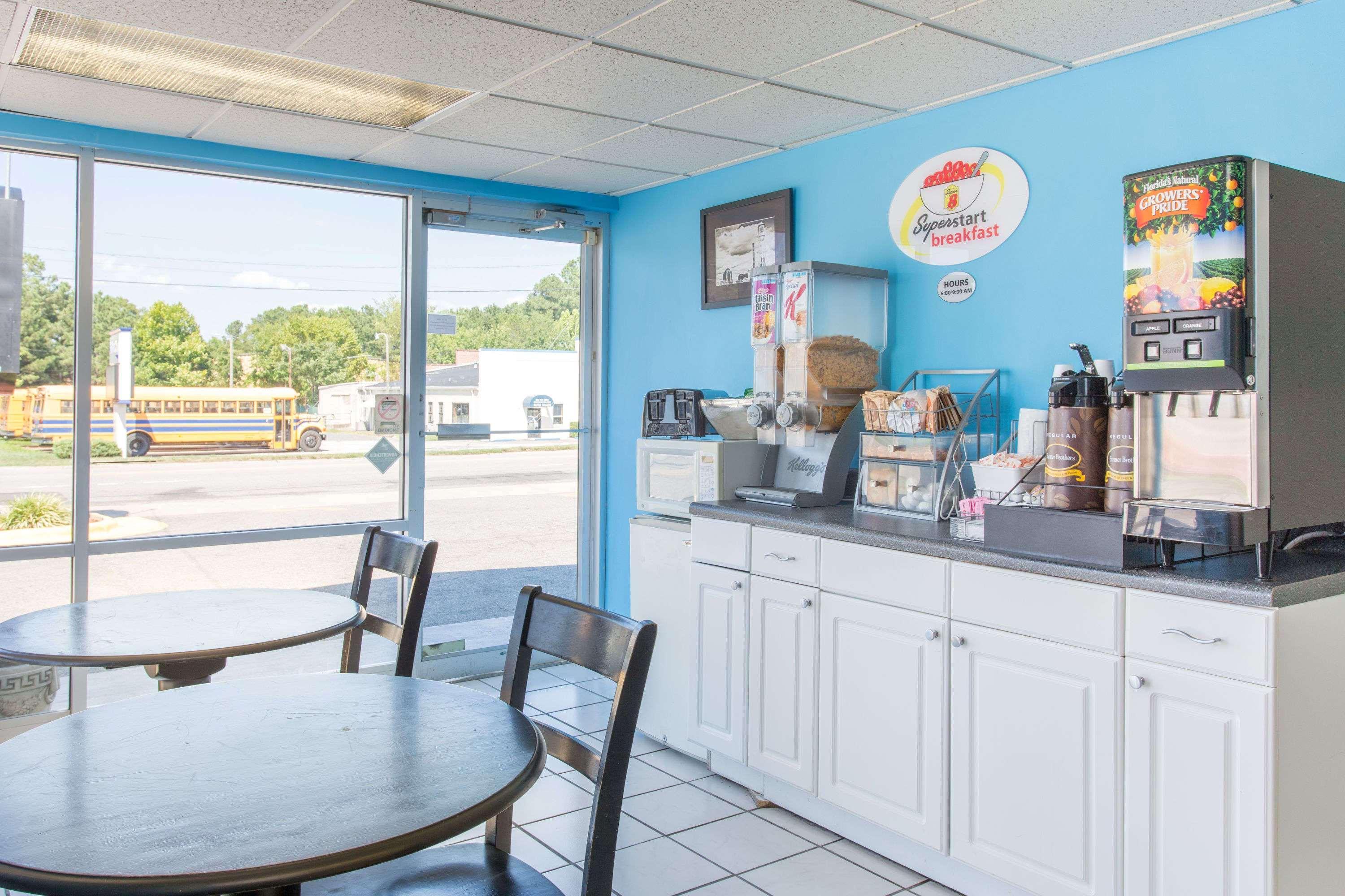 Super 8 By Wyndham Durham/University Area Nc Exterior photo