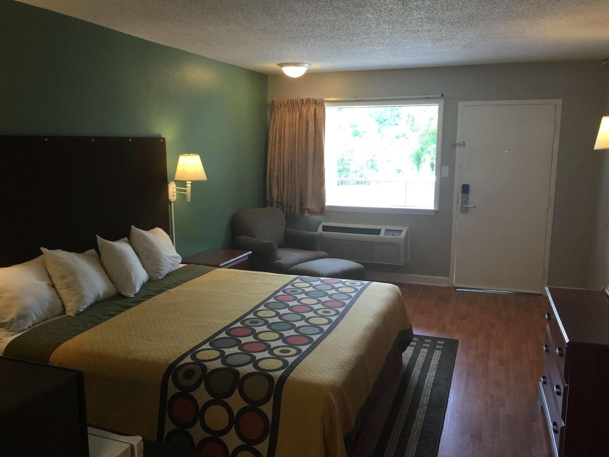 Super 8 By Wyndham Durham/University Area Nc Exterior photo