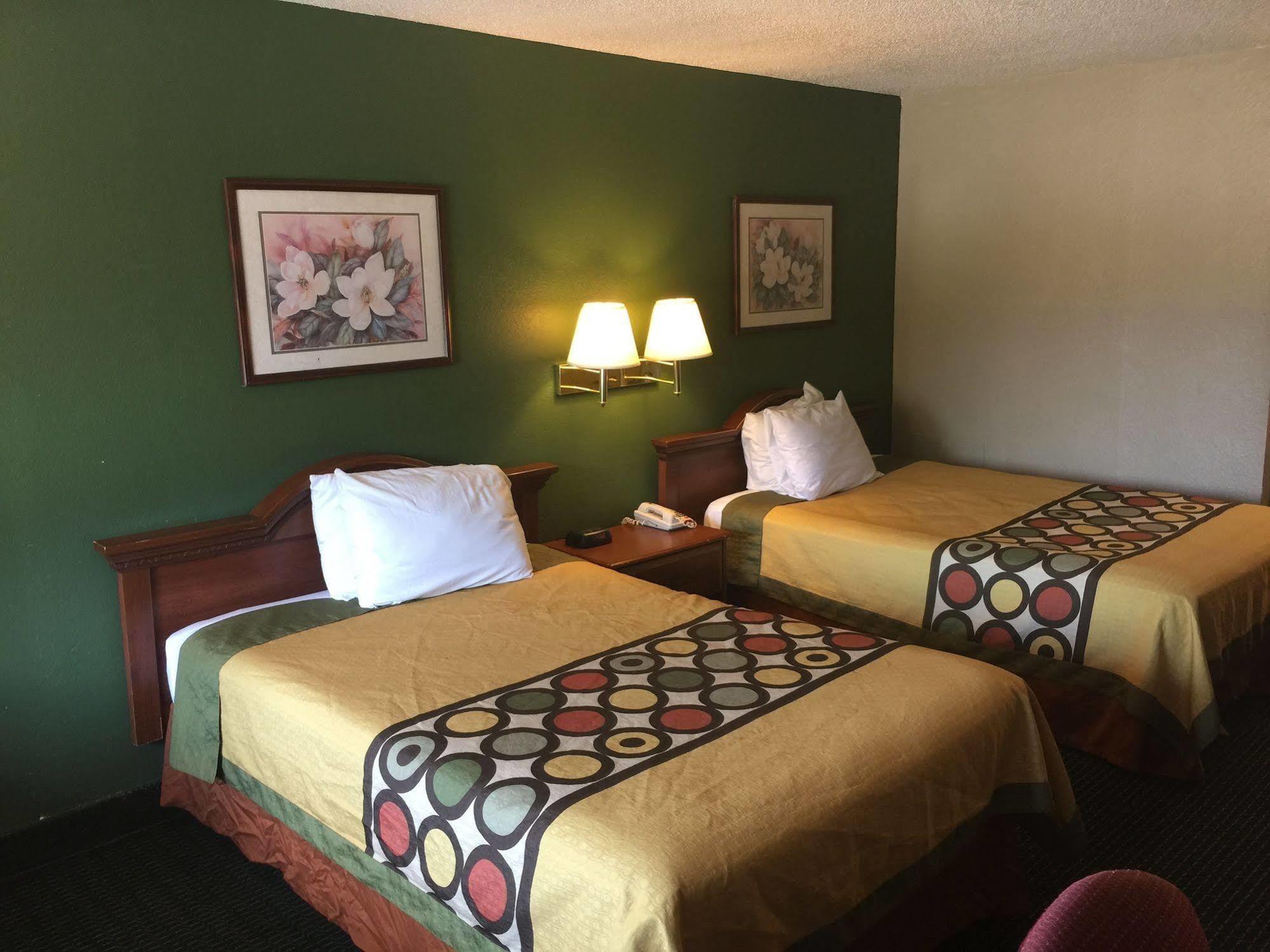 Super 8 By Wyndham Durham/University Area Nc Exterior photo